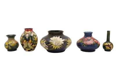 Lot 713 - A COLLECTION OF FIVE MOORCROFT VASES