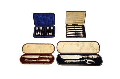 Lot 1245 - A MIXED GROUP OF CASED STERLING SILVER MOUNTED ITEMS