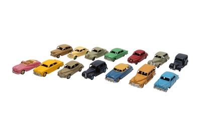 Lot 807 - DINKY TOYS: A GROUP OF ASSORTED UNBOXED VEHICLES