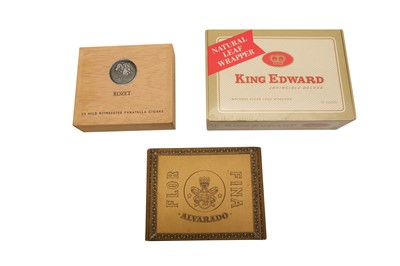 Lot 339 - A SEALED BOX OF FIFTY KING EDWARDS INVINCIBLE DELUXE CIGARS