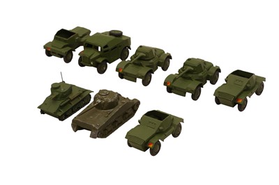 Lot 813 - DINKY: A GROUP OF MIXED MILITARY VEHICLES