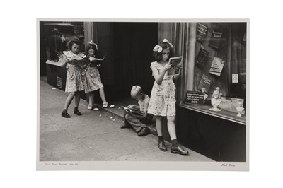 Lot 559 - Ruth Orkin (1921-1985)