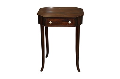 Lot 996 - A GEORGE III MAHOGANY OCCASIONAL TABLE