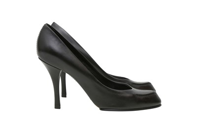 Lot 737 - Louis Vuitton Black Heeled Pump - Size 37.5