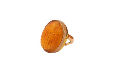 Lot 386 - AN AMBER RING, EARLY 20TH CENTURY