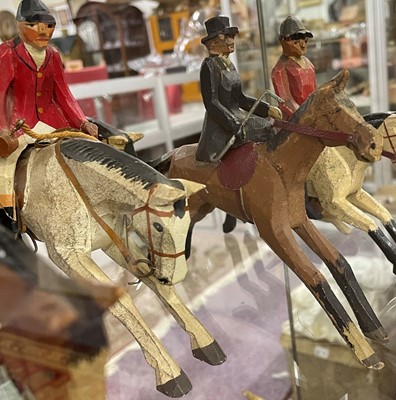 Lot 903 - FOREST TOYS  OF BROCKENHURST, A CARVED AND PAINTED WOOD FOX HUNTING GROUP