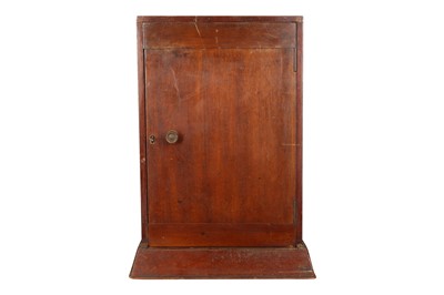 Lot 957 - AN EARLY 20TH CENTURY DIORAMA OF A RUSTIC KITCHEN