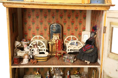 Lot 886 - A LATE 19TH  CENTURY DOLLS HOUSE