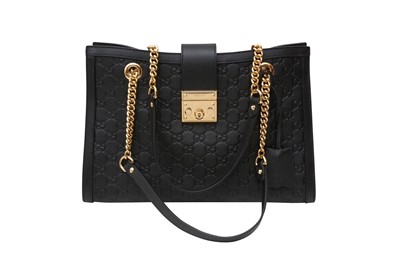 Lot 662 - Gucci Black Guccissima Medium Padlock Chain Tote