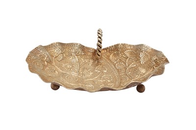 Lot 121 - A LATE 19TH / EARLY 20TH CENTURY ANGLO – INDIAN UNMARKED SILVER DISH, KASHMIR CIRCA 1900