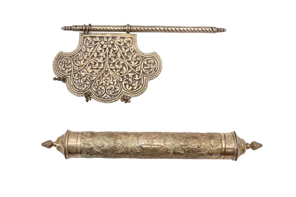 Lot 130 - A MODERN INDIAN SILVER SCROLL HOLDER