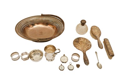 Lot 306 - A MIXED GROUP OF STERLING SILVER