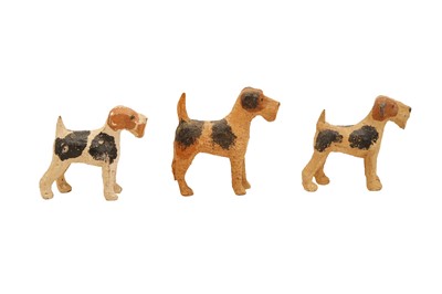 Lot 898 - FOREST TOYS OF BROCEKNHURST: GROUP OF AIREDALE DOGS