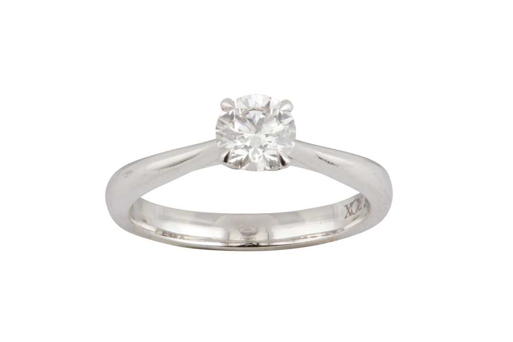 Lot 89 - A DIAMOND SINGLE-STONE RING BY ROX