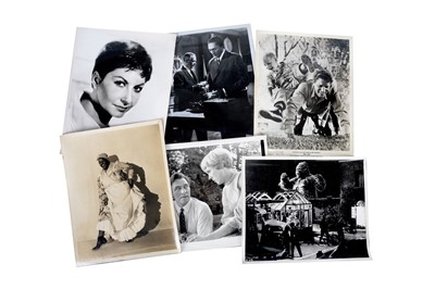 Lot 389 - Photograph Collection.- Vintage Hollywood