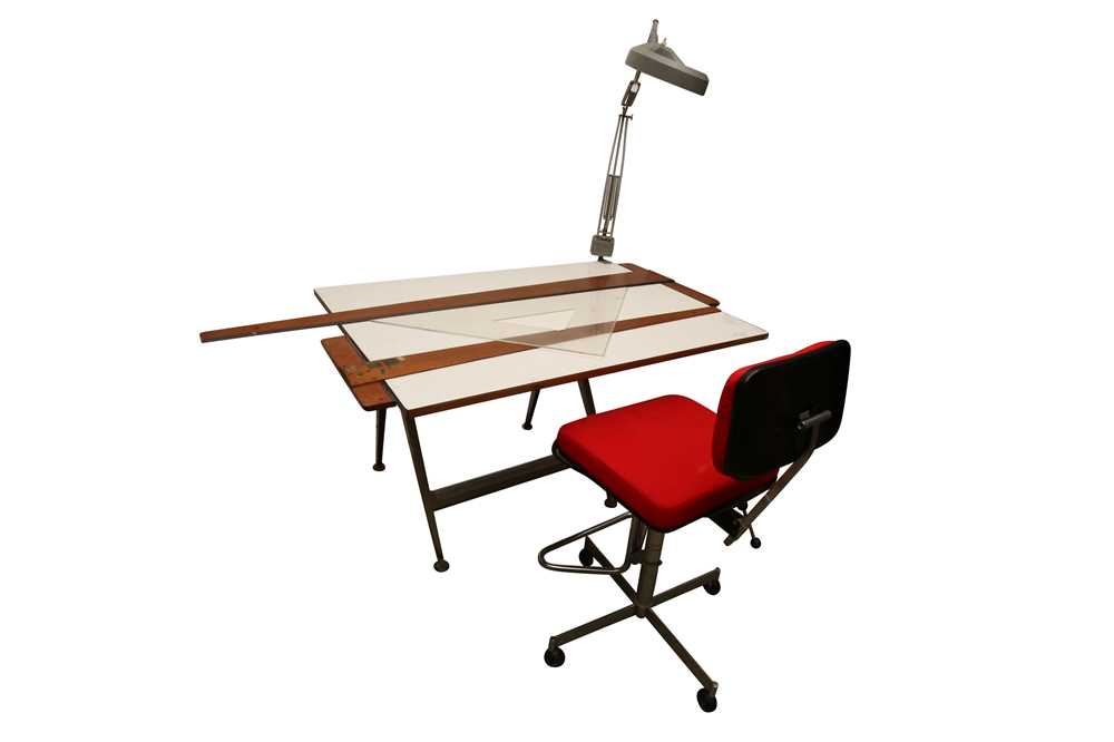 Lot 367 - A MID TWENTIETH CENTURY ARCHITECT DESK