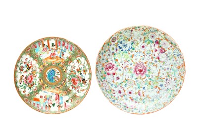 Lot 1005 - TWO CHINESE CANTON FAMILLE-ROSE DISHES