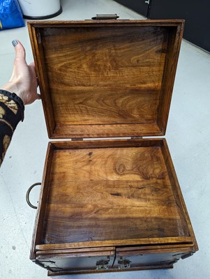 Lot 557 - λ A CHINESE HARDWOOD VANITY SET