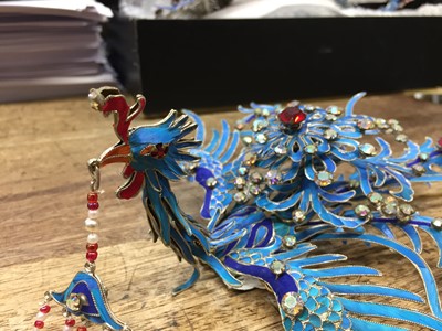 Lot 822 - λ A LARGE CHINESE GILT-METAL AND KINGFISHER-FEATHER 'PHOENIX' HAIRPIN, DIANCUI