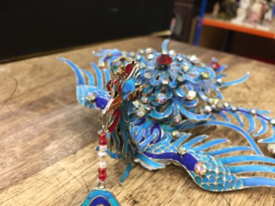 Lot 822 - λ A LARGE CHINESE GILT-METAL AND KINGFISHER-FEATHER 'PHOENIX' HAIRPIN, DIANCUI