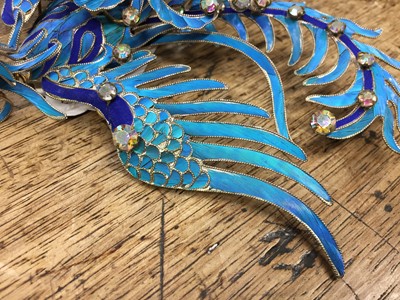 Lot 822 - λ A LARGE CHINESE GILT-METAL AND KINGFISHER-FEATHER 'PHOENIX' HAIRPIN, DIANCUI
