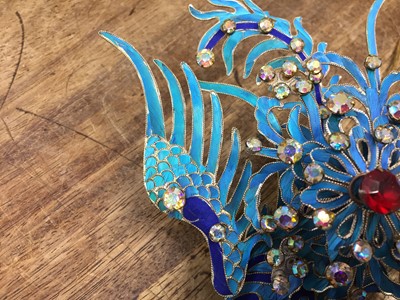 Lot 822 - λ A LARGE CHINESE GILT-METAL AND KINGFISHER-FEATHER 'PHOENIX' HAIRPIN, DIANCUI