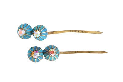 Lot 847 - λ TWO CHINESE GILT-METAL AND KINGFISHER-FEATHER 'FLOWER' PINS, DIANCUI