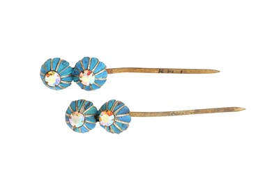 Lot 848 - λ TWO CHINESE GILT-METAL AND KINGFISHER-FEATHER 'FLOWER' PINS, DIANCUI
