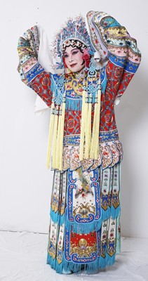 Lot 825 - A CHINESE SILK EMBROIDERED 'DRUNKEN CONCUBINE' COSTUME