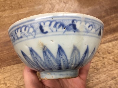 Lot 167 - A CHINESE BLUE AND WHITE BOWL