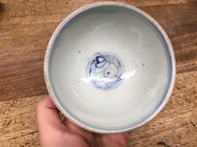 Lot 167 - A CHINESE BLUE AND WHITE BOWL