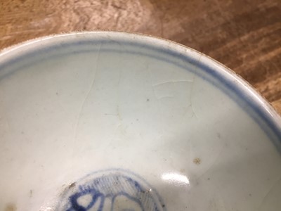 Lot 167 - A CHINESE BLUE AND WHITE BOWL