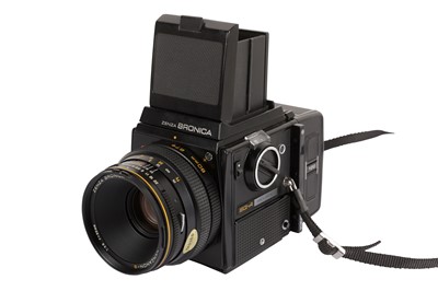 Lot 206 - A Bronica SQA Outfit