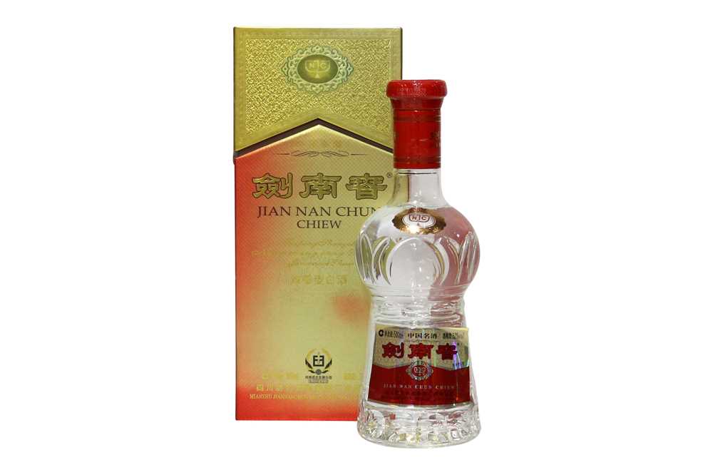 Lot 287 - Jian Nan Chun Chiew, Chinese Baijiu, 52% vol, 500ml, one bottle in original box