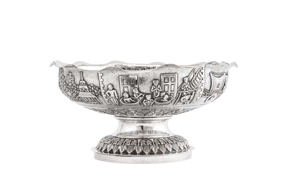 Lot 69 - A large early 20th century Anglo – Indian silver fruit bowl, Calcutta, Bhowanipore circa 1910 by Dass and Dutt