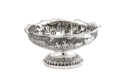 Lot 69 - A large early 20th century Anglo – Indian silver fruit bowl, Calcutta, Bhowanipore circa 1910 by Dass and Dutt