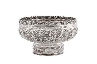 Lot 44 - A late 19th / early 20th century Anglo – Indian unmarked silver bowl, Madras circa 1900