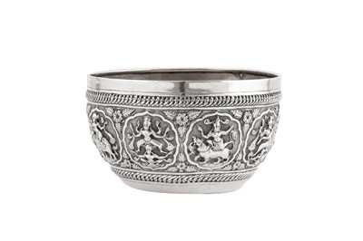 Lot 37 - A late 19th / early 20th century Anglo – Indian unmarked silver bowl, Madras circa 1900