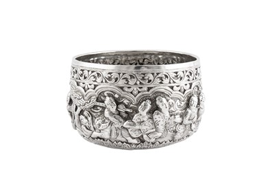 Lot 12 - An early 20th century Burmese unmarked silver small bowl, provincial upper Burma circa 1920