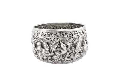 Lot 12 - An early 20th century Burmese unmarked silver small bowl, provincial upper Burma circa 1920
