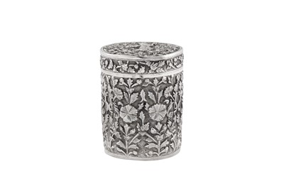 Lot 154 - An early 20th century Thai silver dressing table jar or box, circa 1930