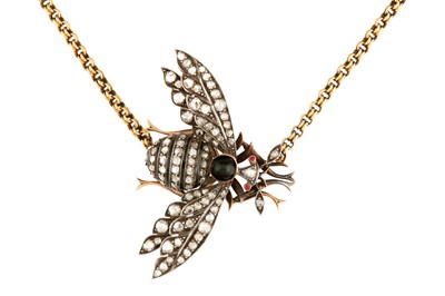 Lot 132 - A gem-set and diamond bee necklace