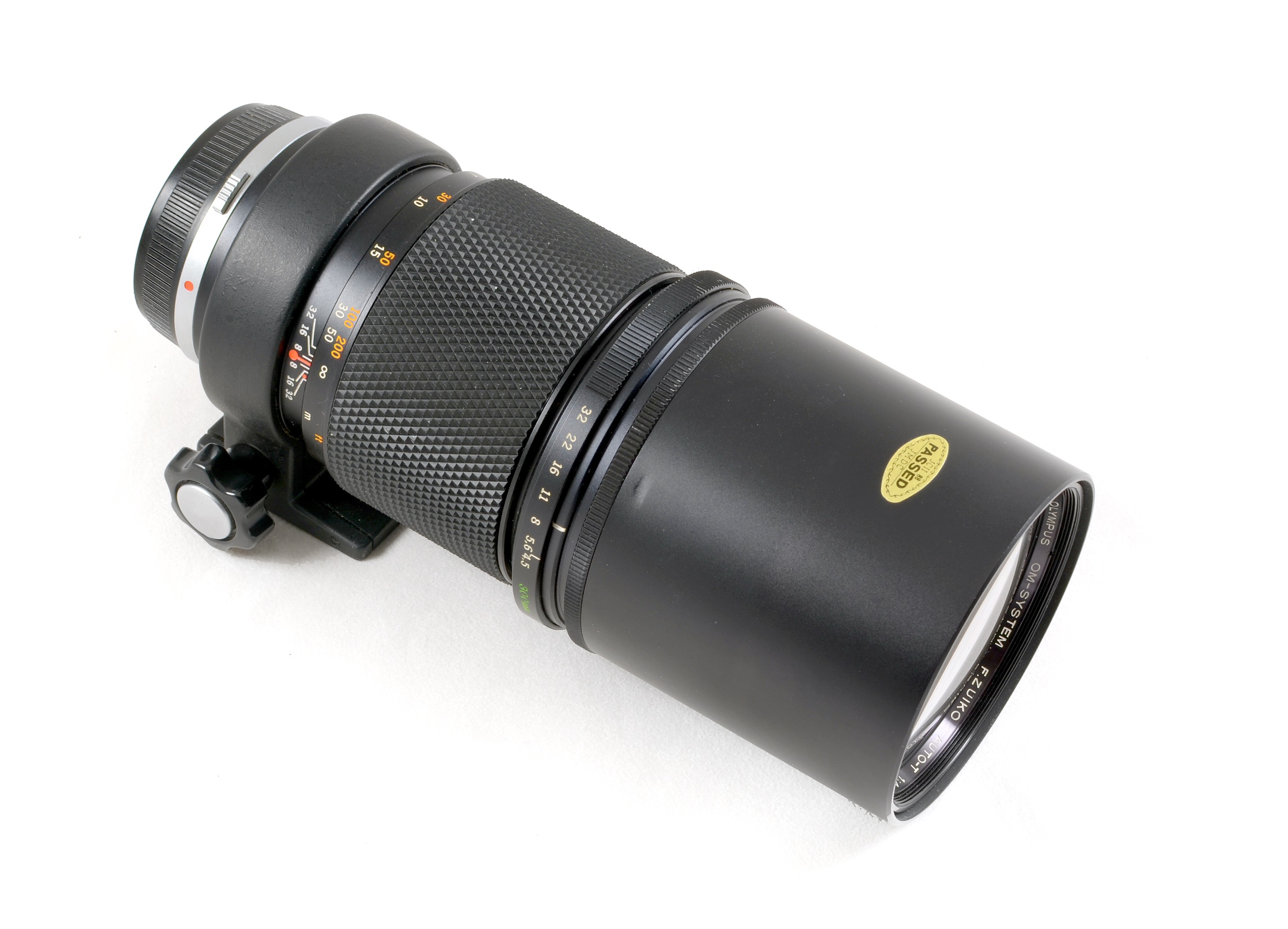 Lot 277 An Olympus OM AutoT 300mm f4.5 Telephoto