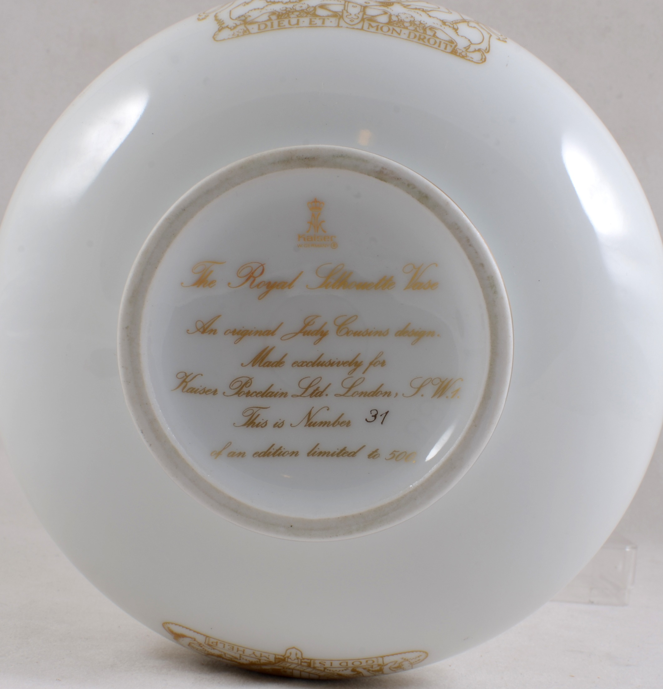 Lot 118 A Royal Silhouette Vase by Kaiser Porcelain.