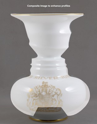 Lot 118 - A Royal Silhouette Vase by Kaiser Porcelain.