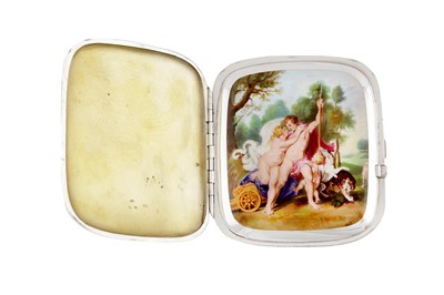 Lot 256 - AN EARLY 20TH CENTURY GERMAN SILVER AND ENAMEL NOVELTY EROTIC CIGARETTE CASE, PFORZHEIM WITH IMPORT MARKS FOR GLASGOW 1913 BY R & Co