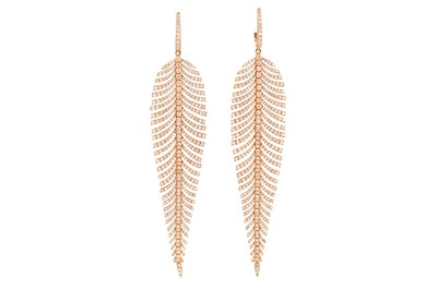 Lot 79 - A pair of diamond pendent earrings