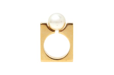 Lot 320 - Chloe Ivory Pearl Darcey Square Ring - Size 52