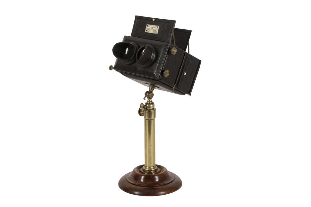 Lot 91 - A Rare Negretti & Zambra "Magic Stereoscope"