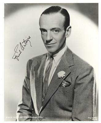 Lot 392 - Astaire (Fred)